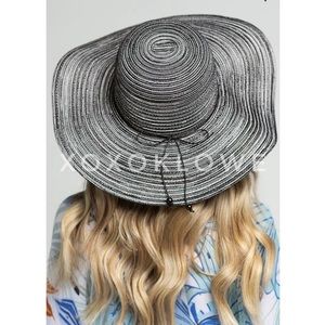 Black & White Swirl Stripe Wide Brim Sun Hat